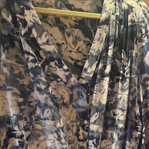 Madewell Tie-Waist Shirtdress in Floral Crepe - Picture 4 of 4